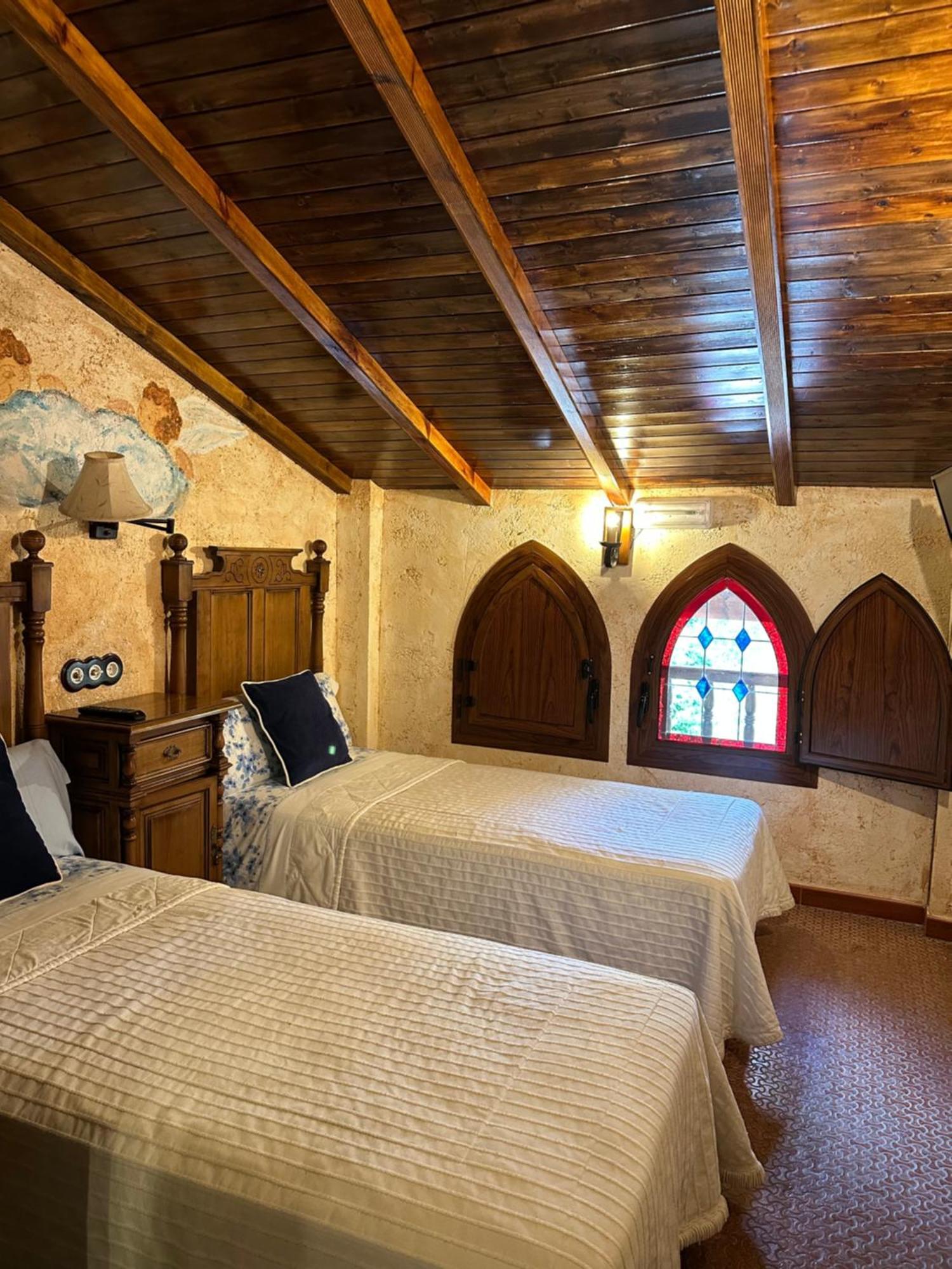 Casa Rural Ermita Santa Maria De La Sierra Villa Arroyo Frio Luaran gambar